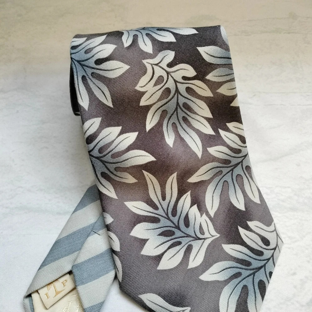 Tommy Bahama Tie Necktie Blue Gray Tropical Flower Striped Handmade Aloha 58x4 - Picture 8 of 8